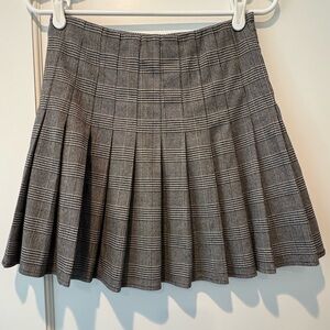 Brandy Melville Black & White Plaid Pleated Skirt
